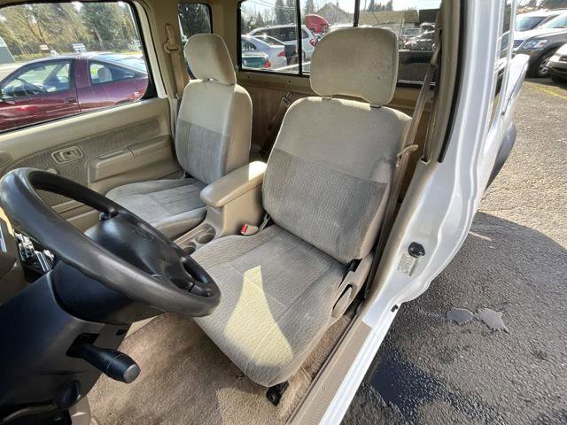 Used 1998 Nissan Frontier XE image 9
