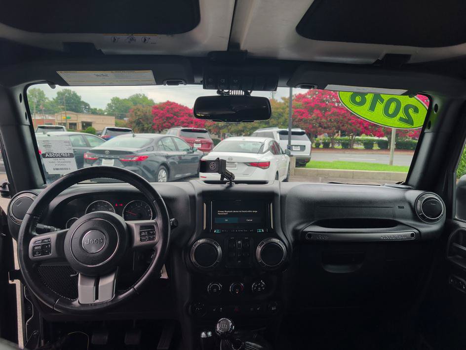 Used 2018 Jeep Wrangler Unlimited Sahara AWD/4WD image 11