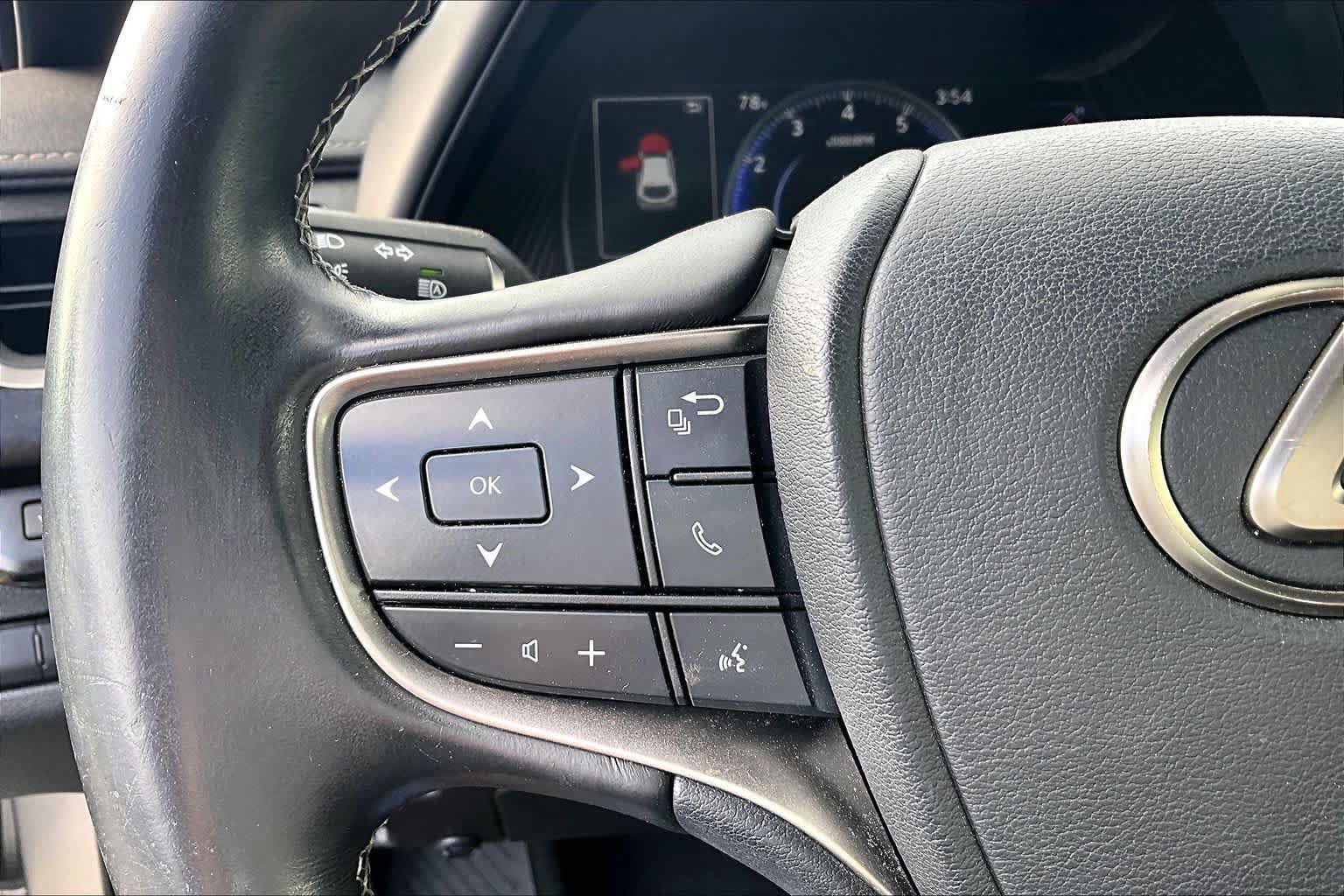 Used 2019 Lexus UX 200 w/ Accessory Package 2 FWD image 23