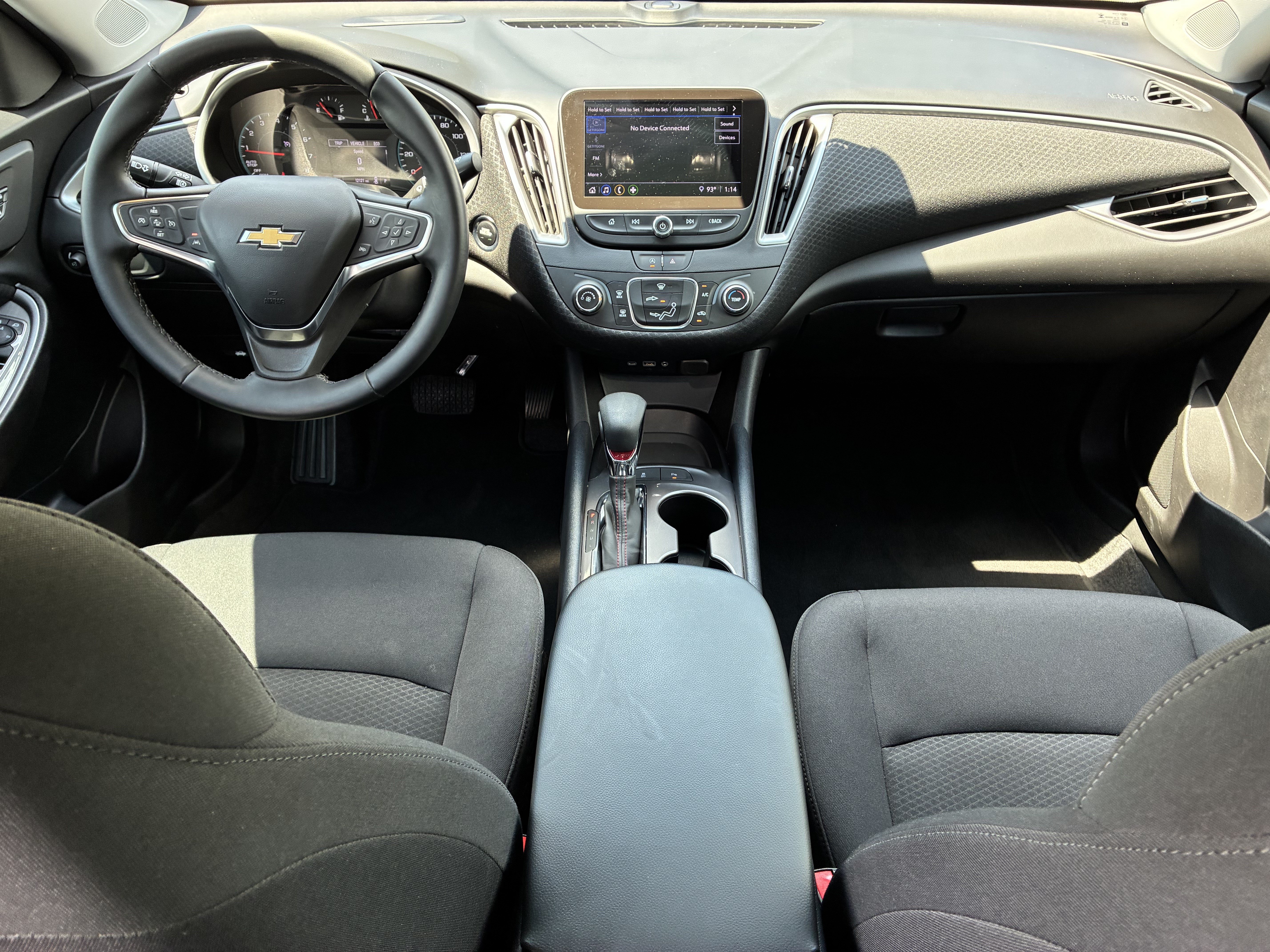 Used 2025 Chevrolet Malibu RS FWD image 17