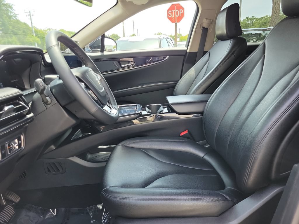 Certified 2022 Lincoln Nautilus FWD image 12