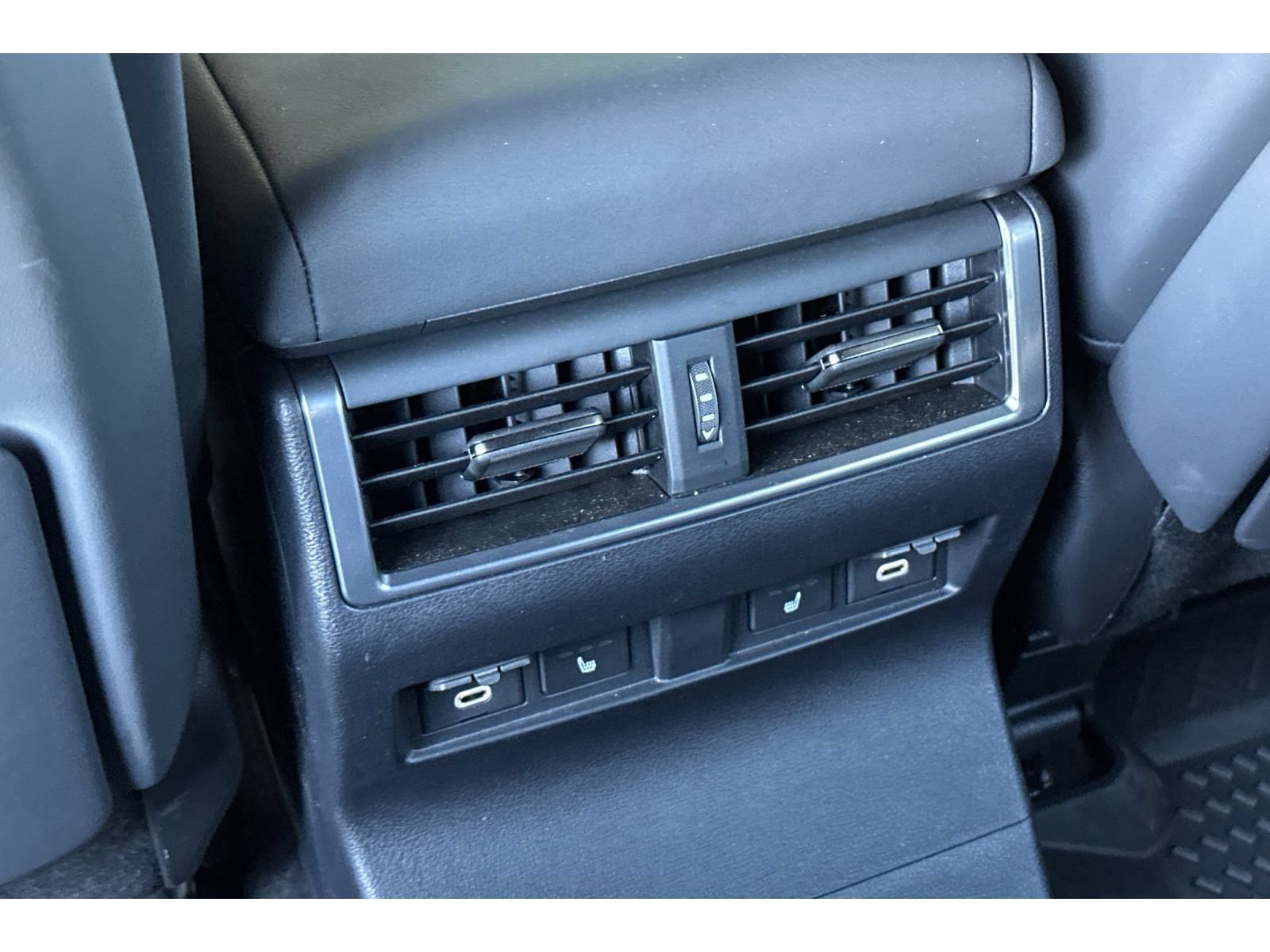 Used 2025 Lexus GX 550 w/ Accessory Package (CT) AWD/4WD image 14