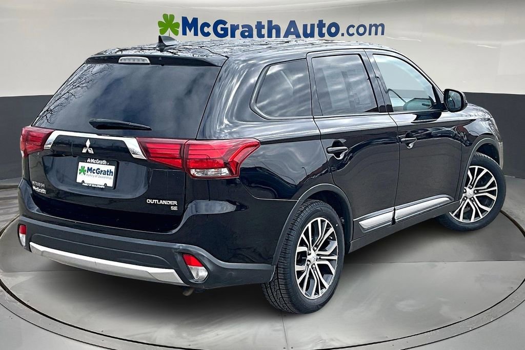 Used 2017 Mitsubishi Outlander SE image 6