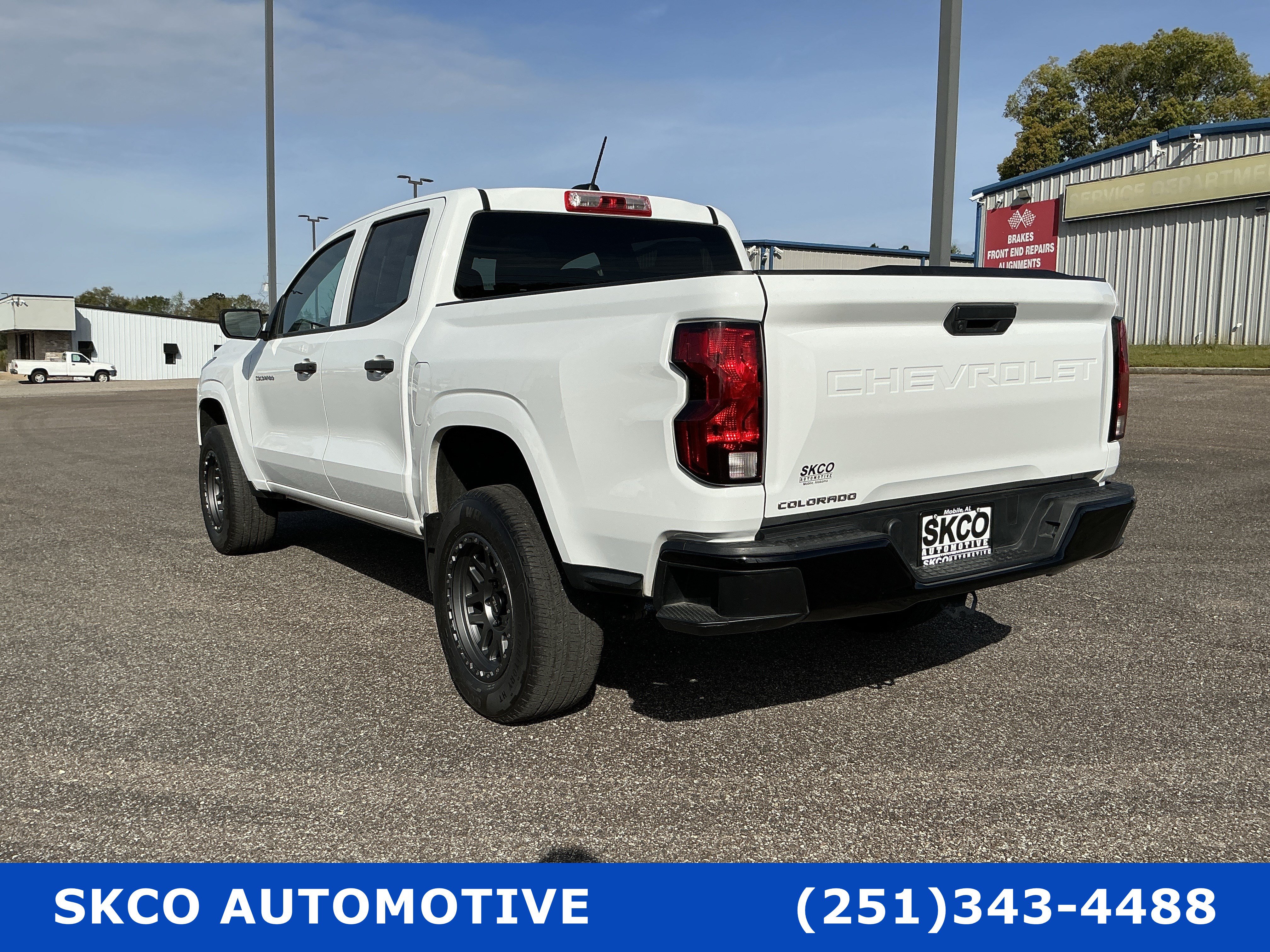 Used 2023 Chevrolet Colorado W/T RWD image 3