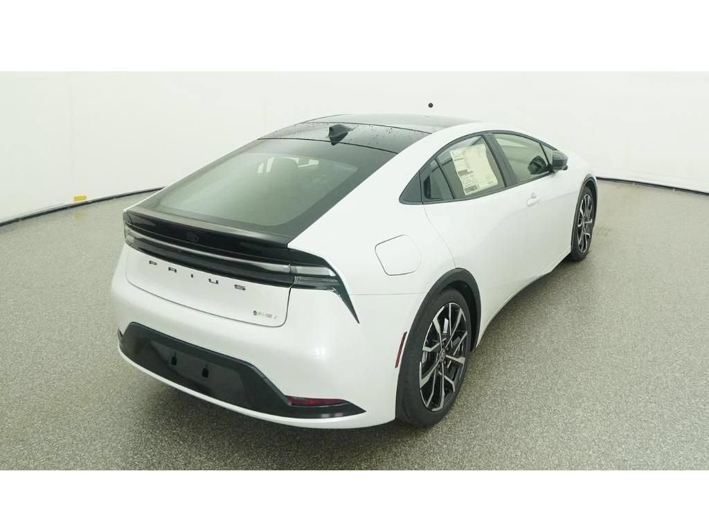 New 2026 Toyota Prius Plug-In Hybrid FWD image 8