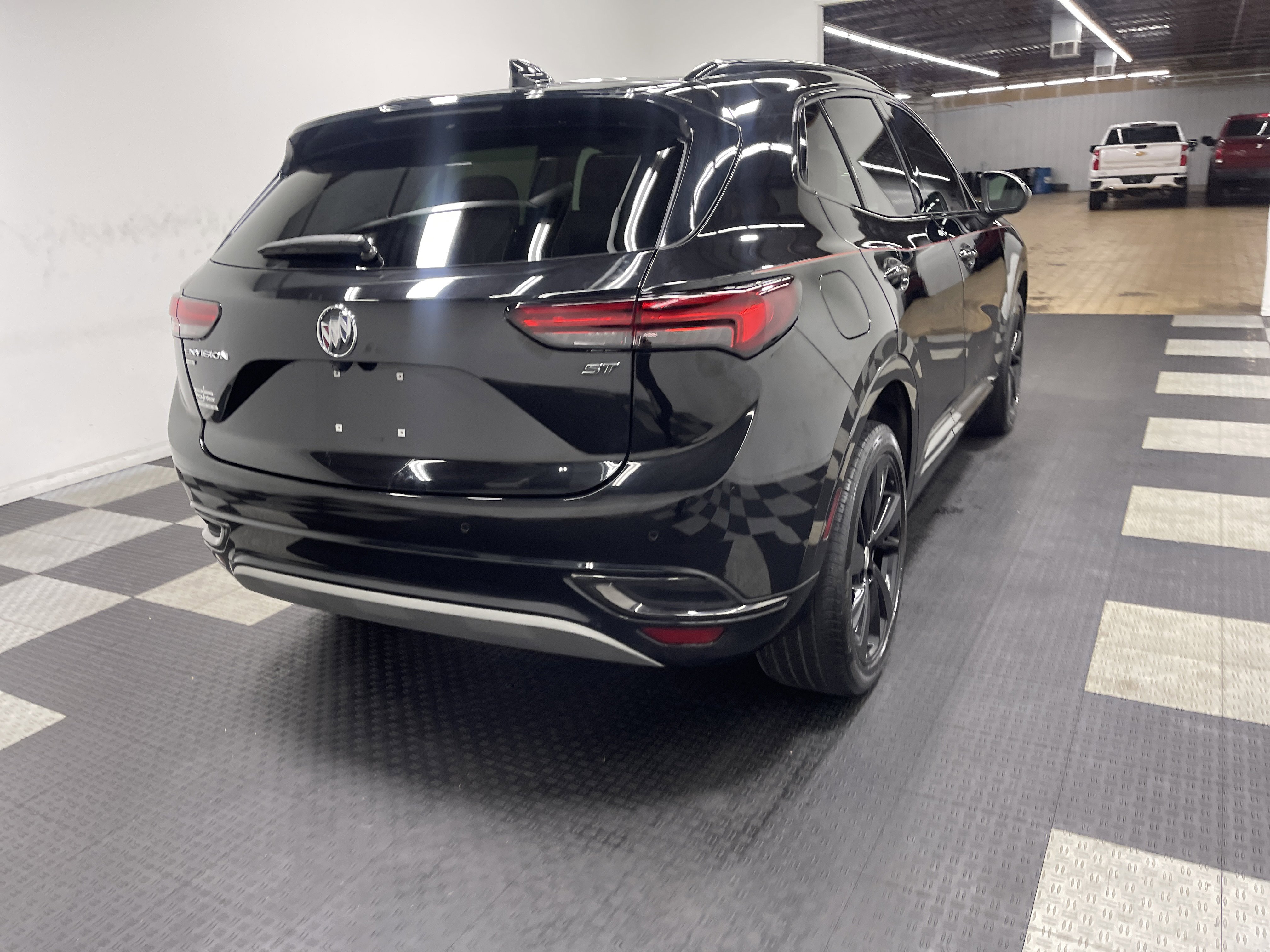 Used 2021 Buick Envision Essence w/ Sport Touring Package AWD/4WD image 5