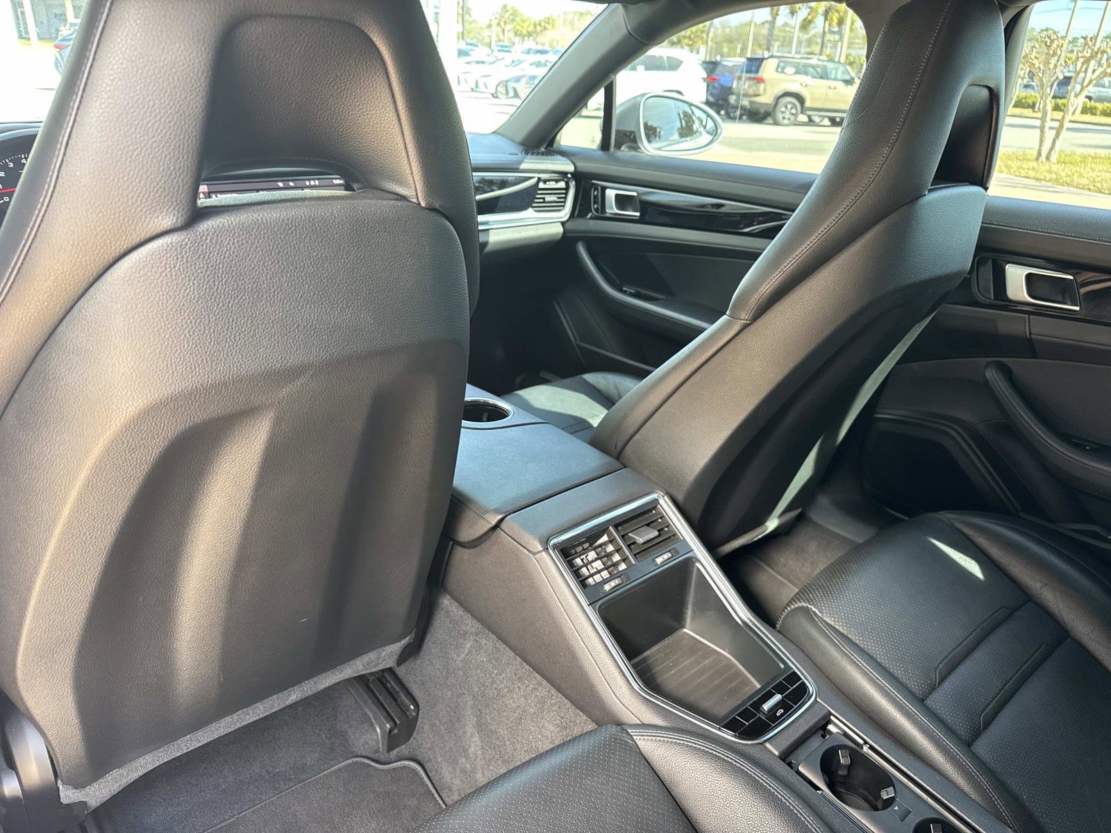 Used 2021 Porsche Panamera image 12