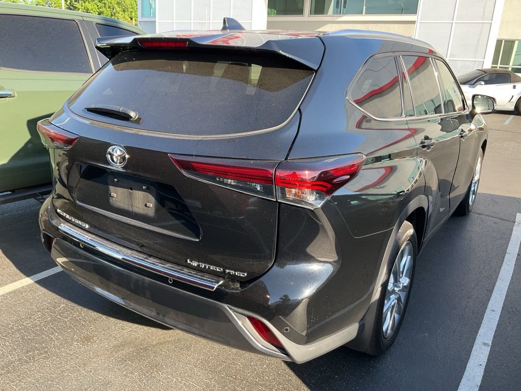 Used 2024 Toyota Highlander Limited AWD/4WD image 7