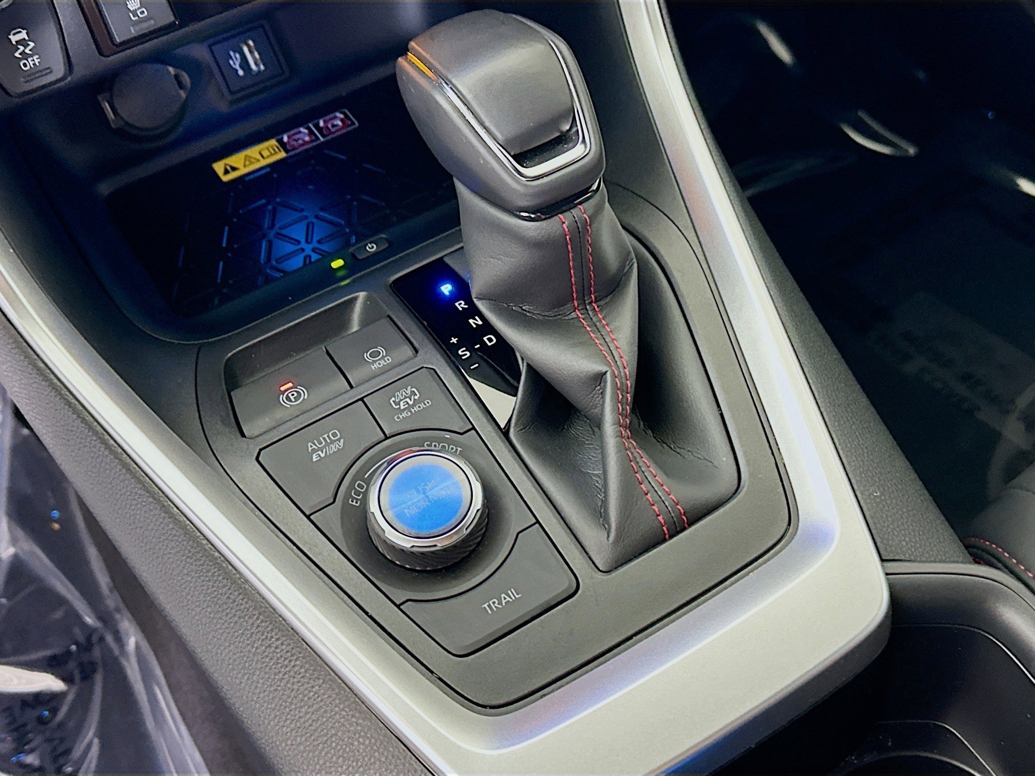 Certified 2025 Toyota RAV4 XSE image 21