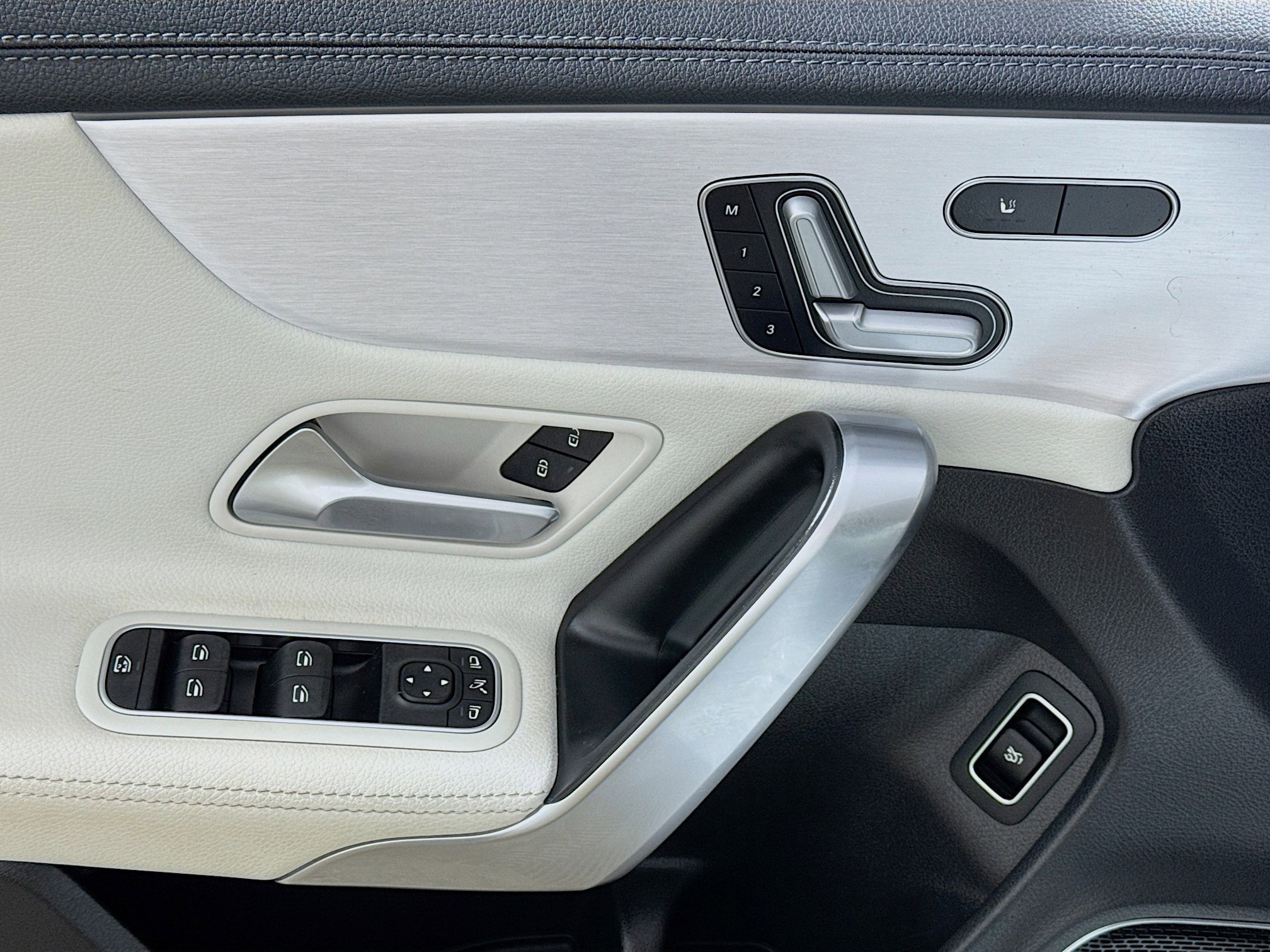 Used 2021 Mercedes-Benz CLA 250 4MATIC image 21