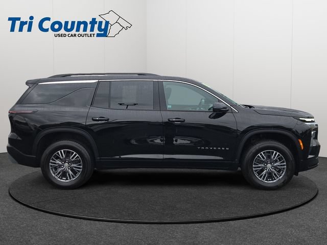 Used 2026 Chevrolet Traverse LT w/ Driver Confidence Package AWD/4WD image 9