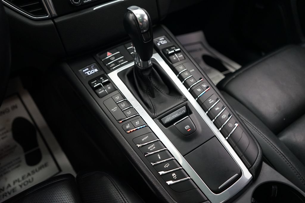 Used 2018 Porsche Macan GTS w/ Premium Package Plus AWD/4WD image 44
