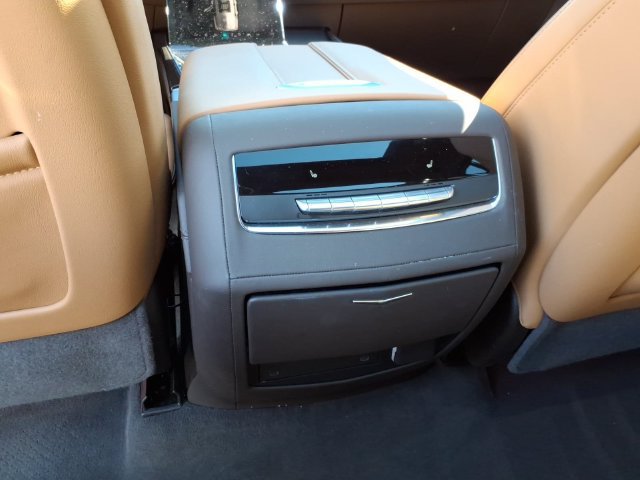 Used 2025 Cadillac Escalade Premium Luxury AWD/4WD image 16