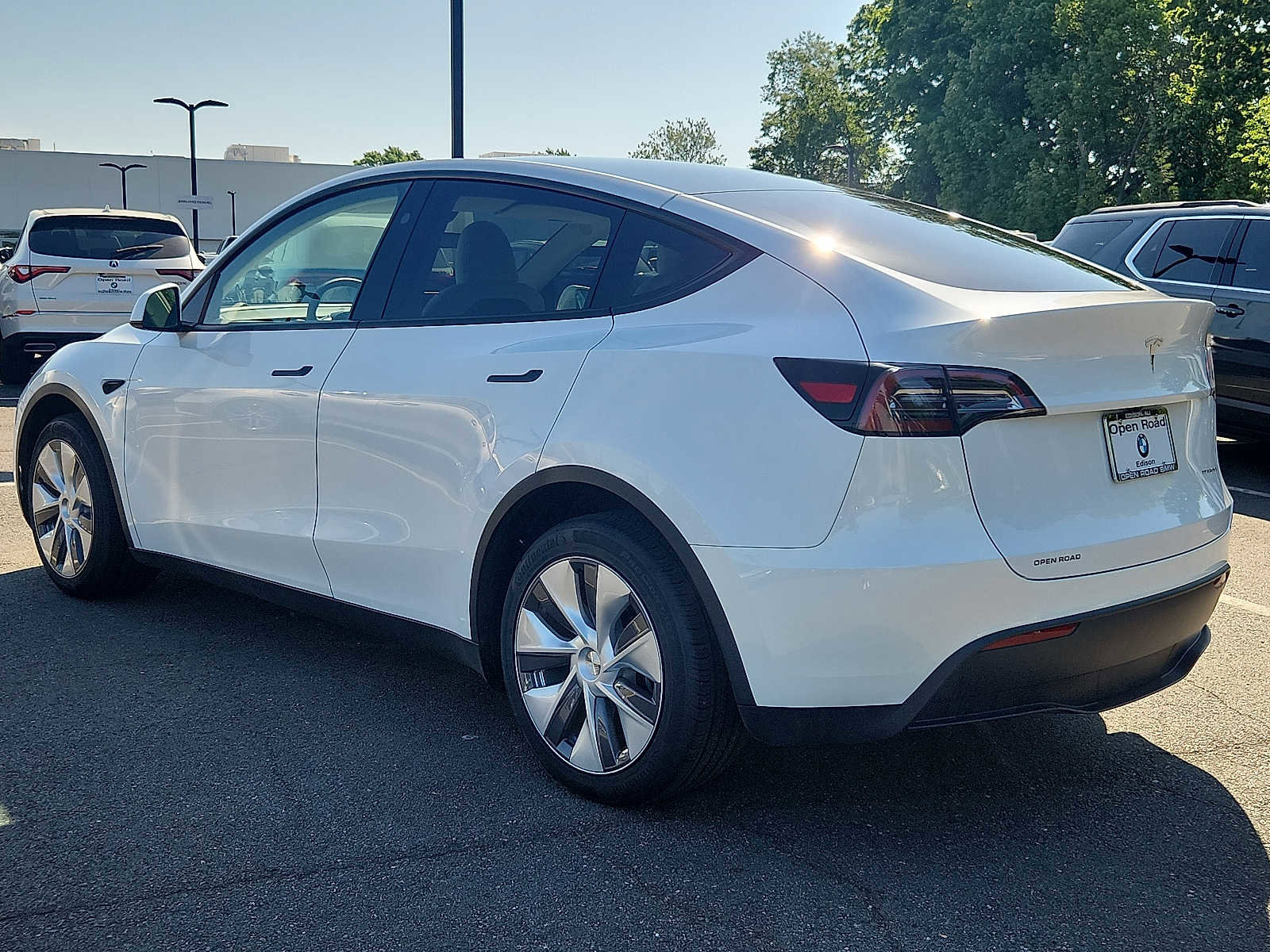 Used 2024 Tesla Model Y Long Range AWD/4WD image 4