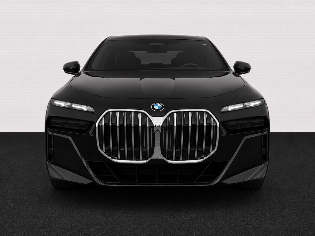 Used 2023 BMW 740i w/ Executive Package RWD image 2