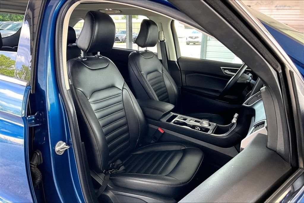 Used 2021 Ford Edge SEL w/ Convenience Package AWD/4WD image 9