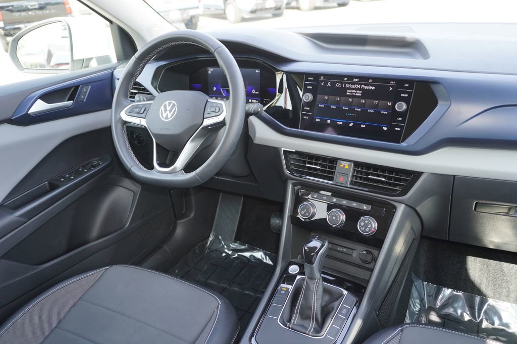 Used 2023 Volkswagen Taos SE image 8