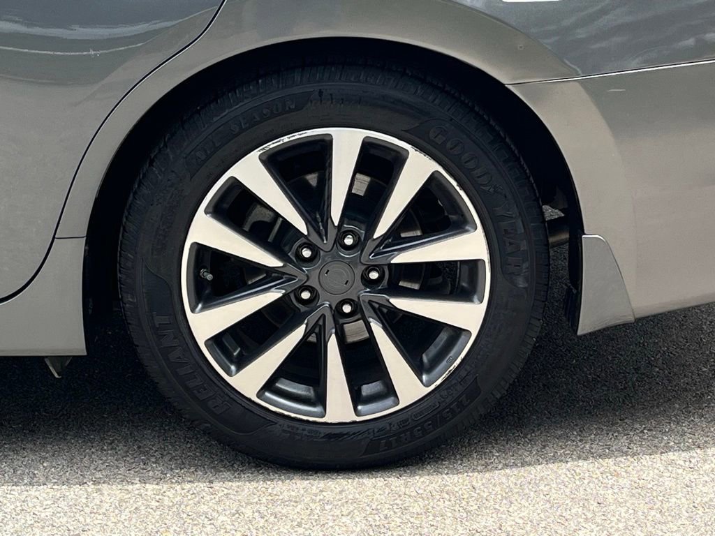 Used 2017 Nissan Altima 2.5 SL w/ Moonroof Package FWD image 11