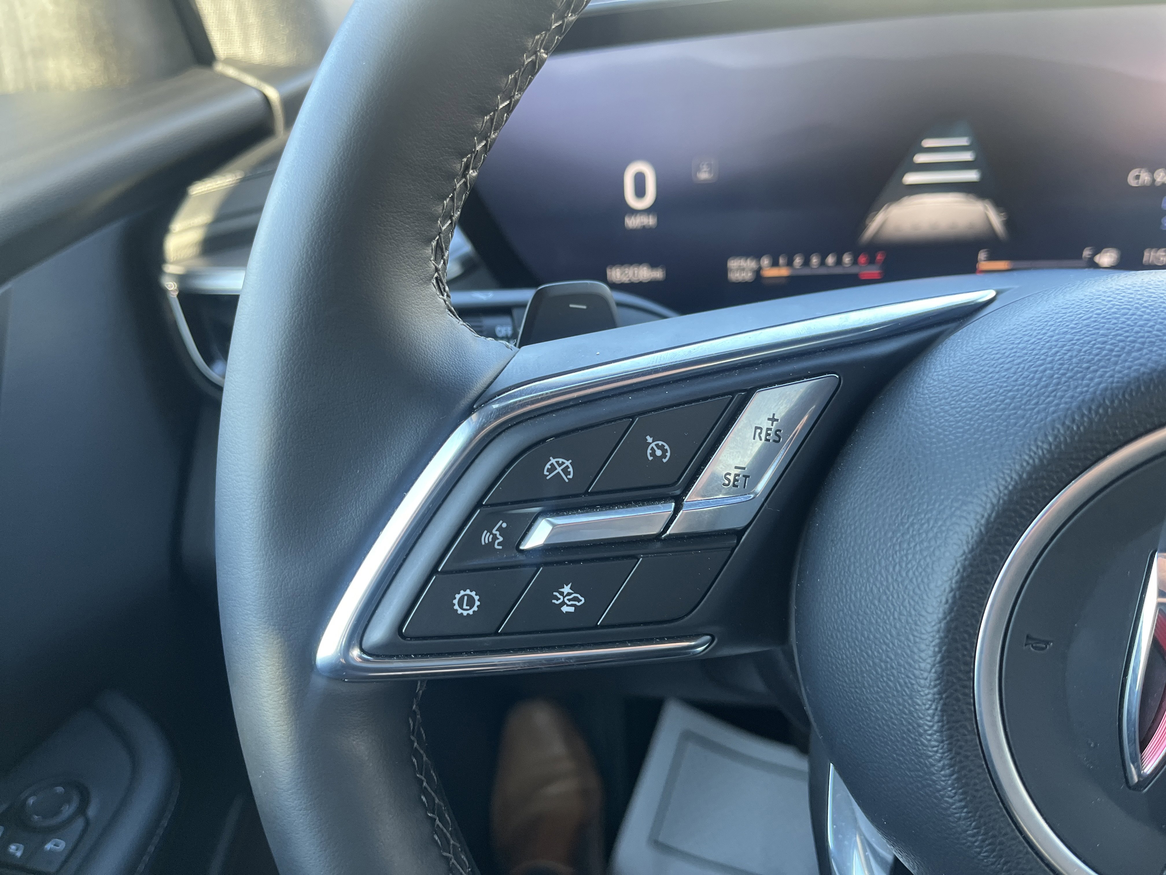 Used 2025 Buick Enclave Preferred image 23