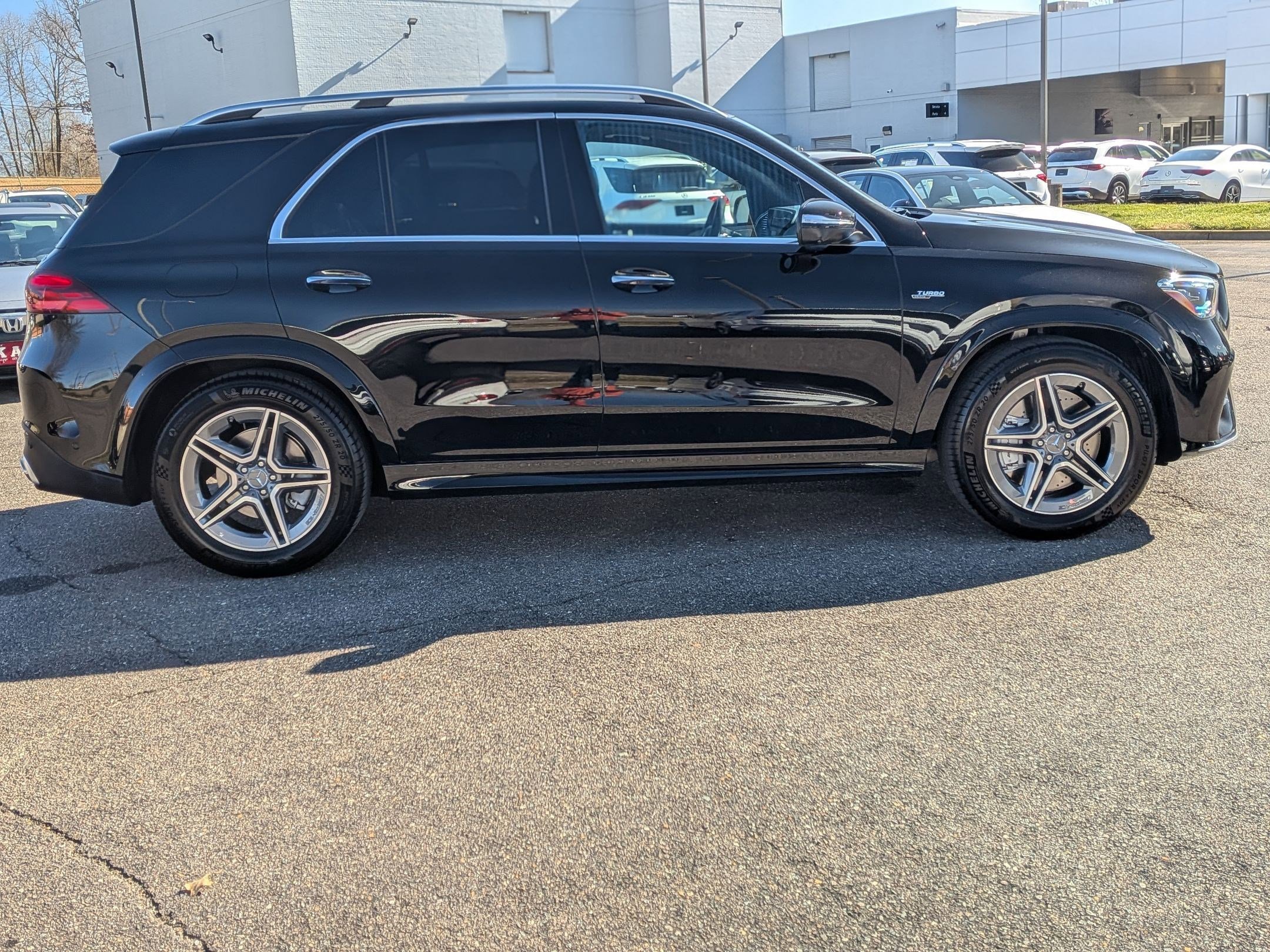 Used 2025 Mercedes-Benz GLE 53 AMG 4MATIC image 2