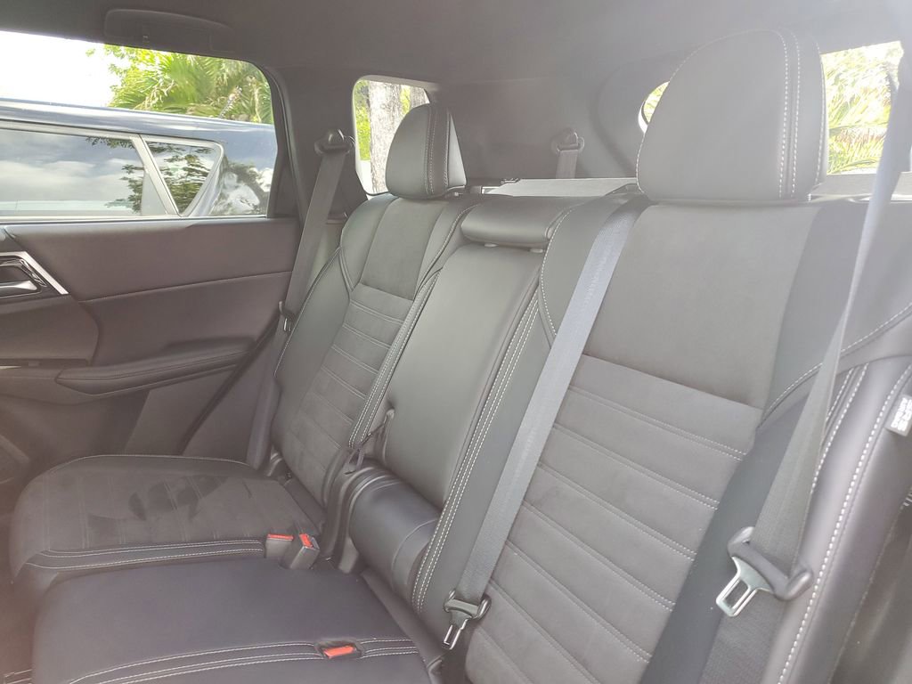 Used 2024 Mitsubishi Outlander SE Black Edition FWD image 15