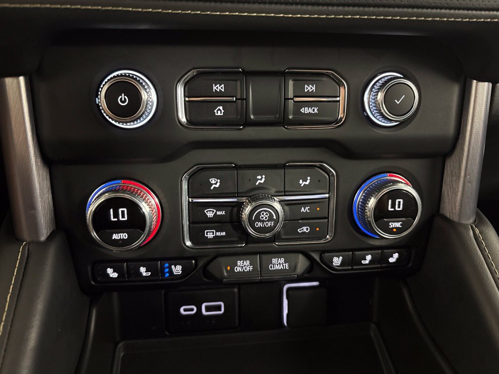 Used 2024 GMC Yukon SLT w/ SLT Luxury Package RWD image 14