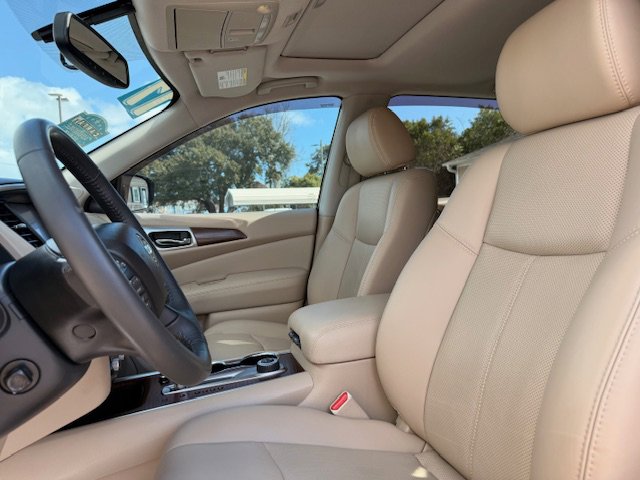 Used 2017 Nissan Pathfinder Platinum w/ Cargo Package AWD/4WD image 6