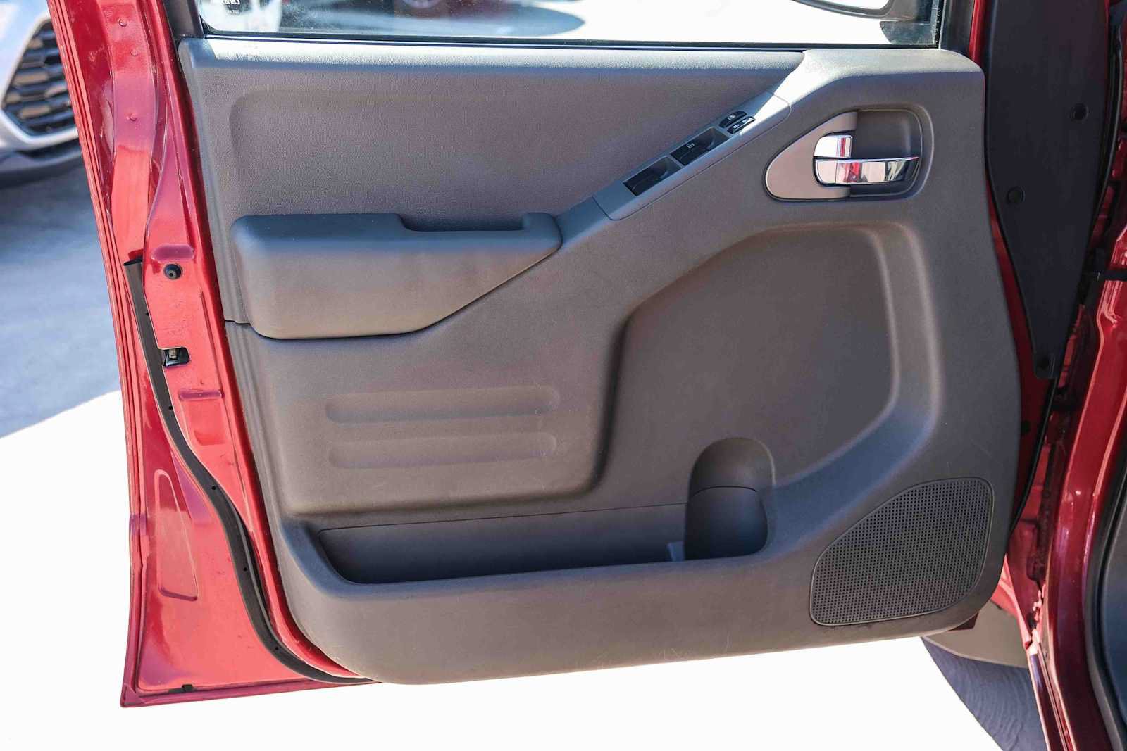Used 2020 Nissan Frontier SV RWD image 23