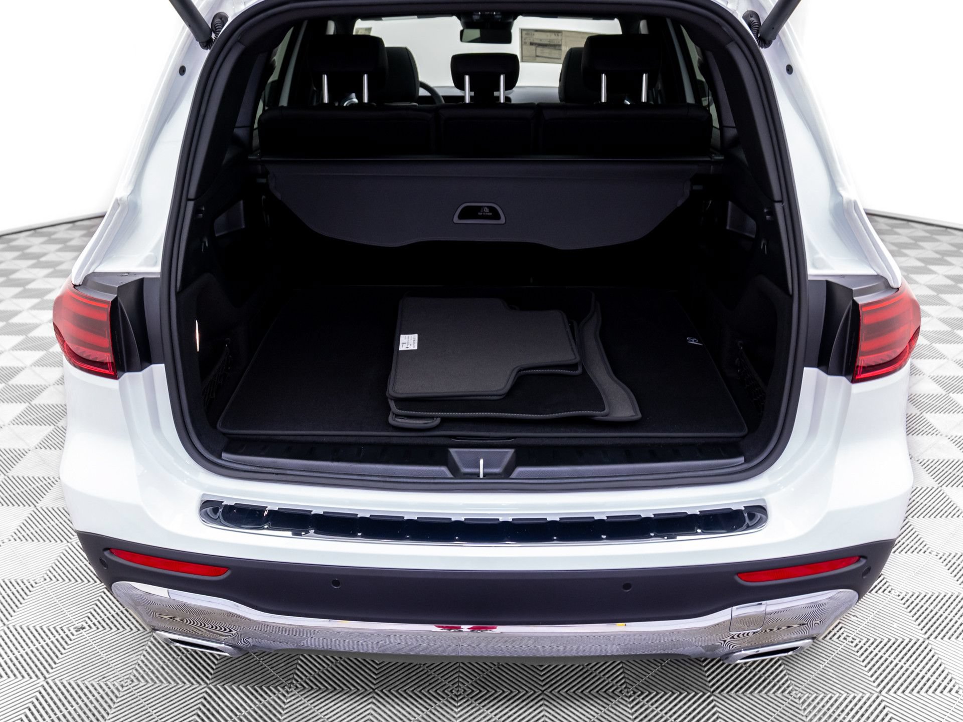 New 2026 Mercedes-Benz GLB 250 4MATIC image 29