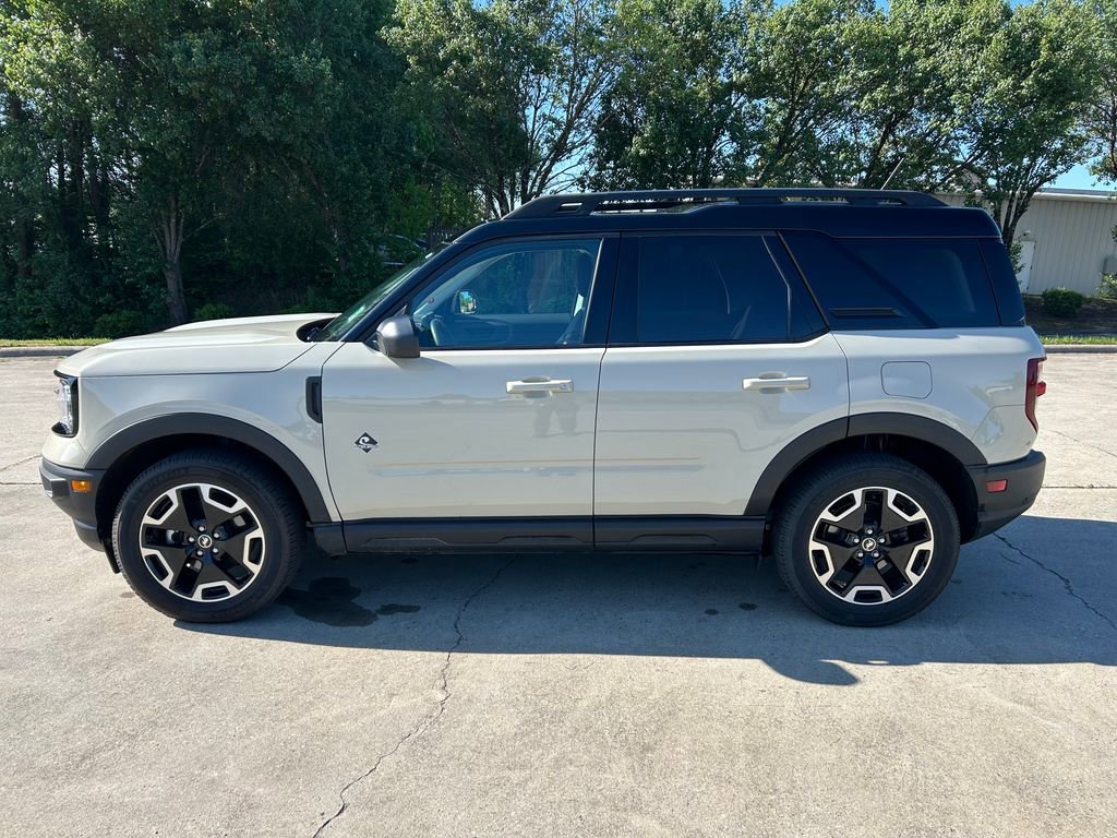 Used 2024 Ford Bronco Sport Outer Banks w/ Tech Package image 2