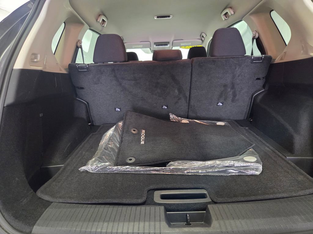 Used 2025 Nissan Rogue SV AWD/4WD image 24