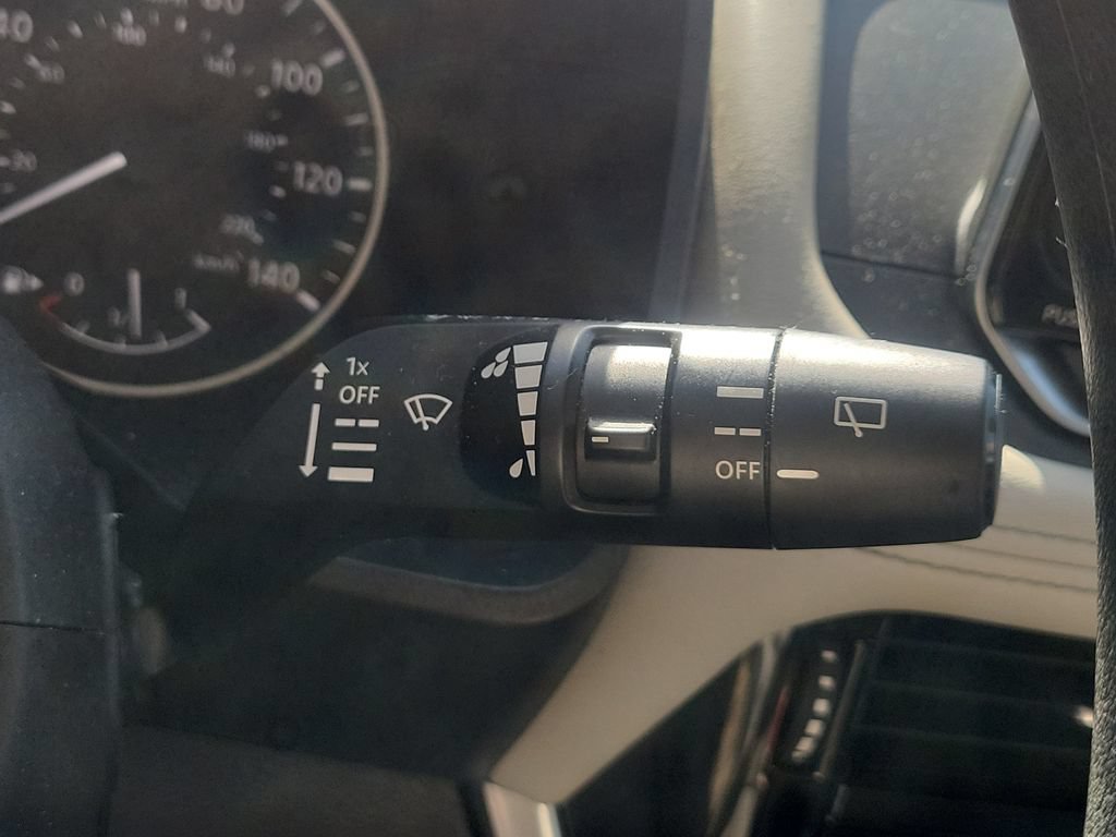 Used 2022 Nissan Rogue SV AWD/4WD image 24