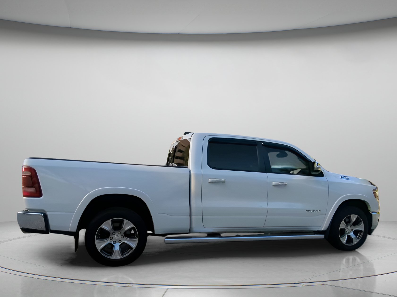 Used 2019 RAM 1500 Laramie AWD/4WD image 31
