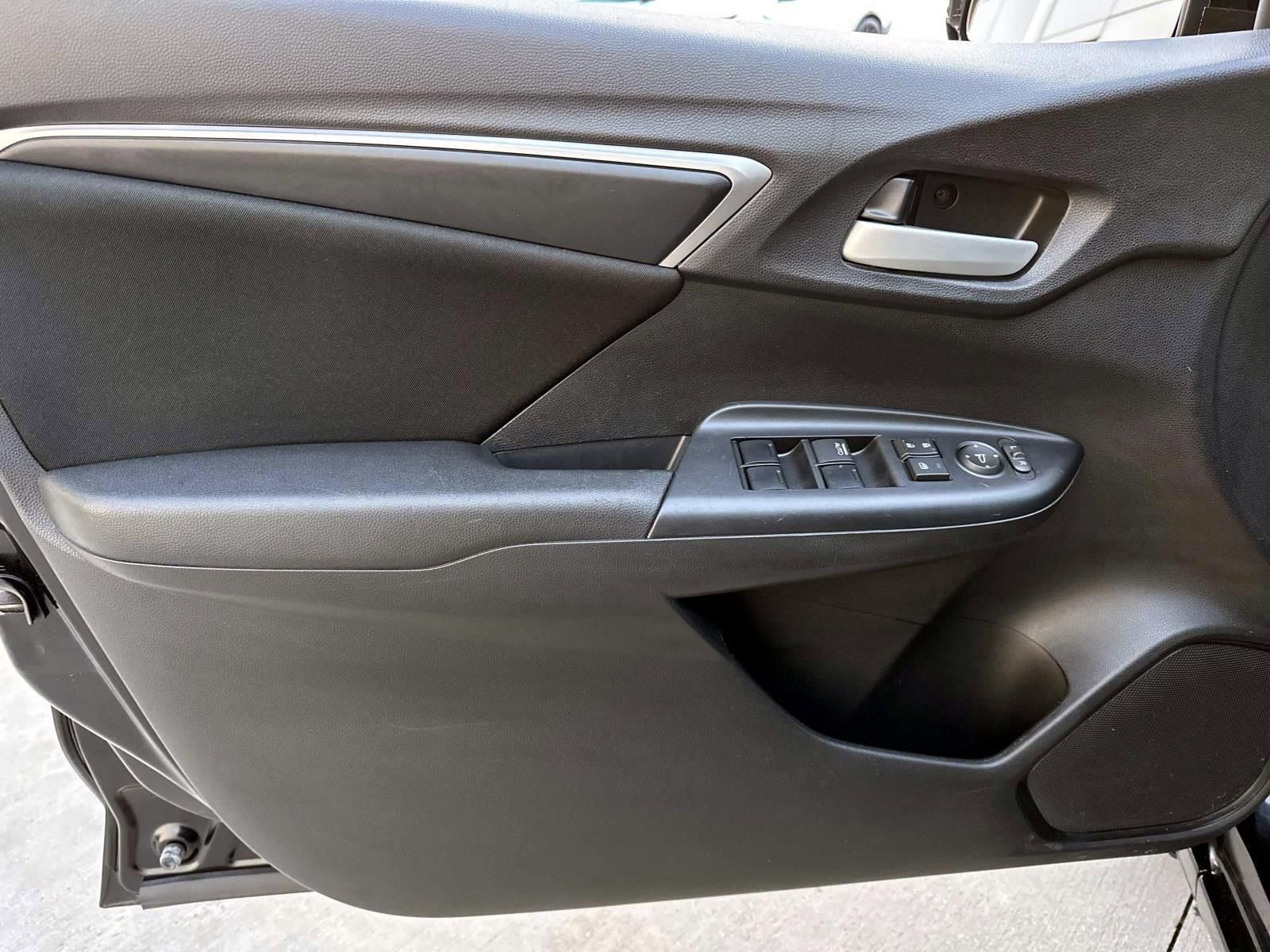 Used 2018 Honda Fit LX image 11