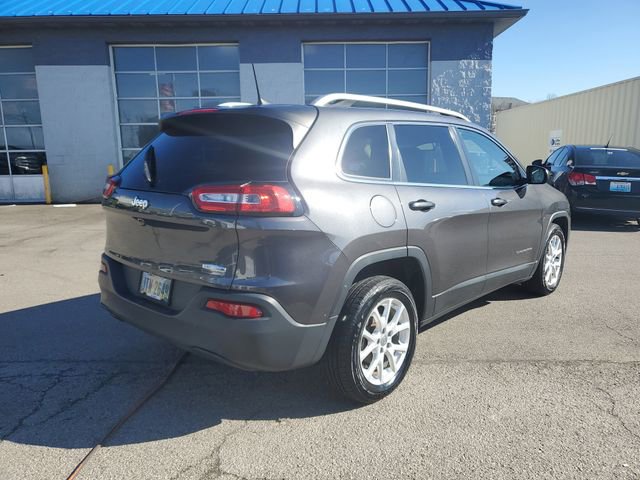 Used 2016 Jeep Cherokee Latitude w/ Cold Weather Group image 4