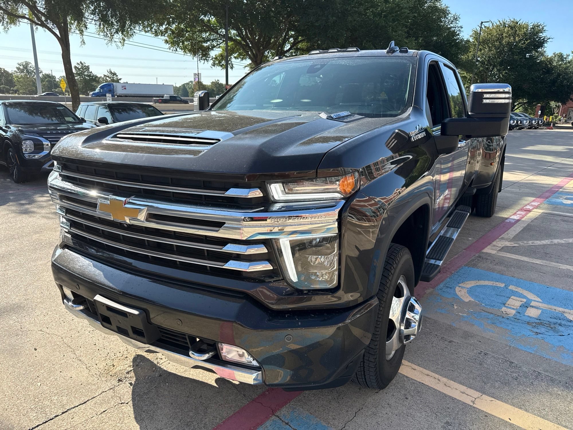 Used 2021 Chevrolet Silverado 3500 High Country AWD/4WD image 8