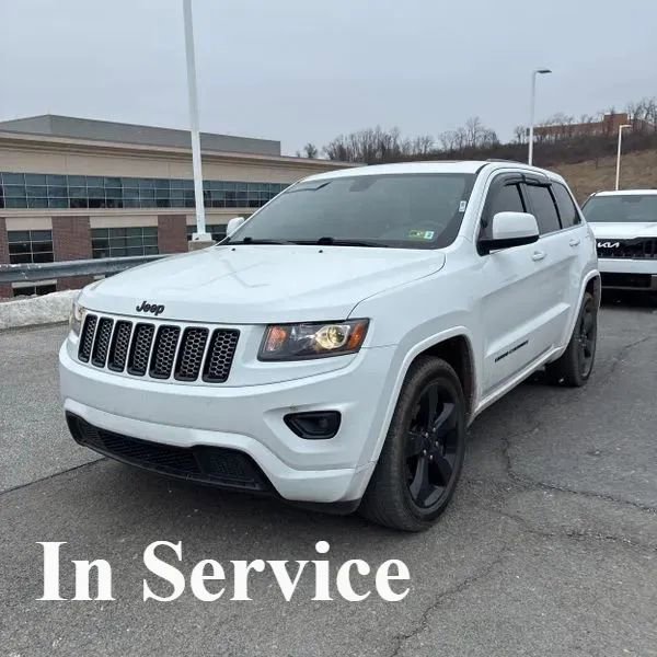 Used 2015 Jeep Grand Cherokee Altitude image 1