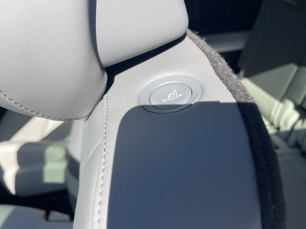 New 2026 Hyundai Ioniq 9 Limited image 18