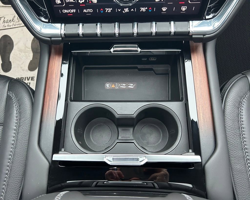 Used 2025 GMC Yukon Denali w/ Sun & Power Step Package image 5