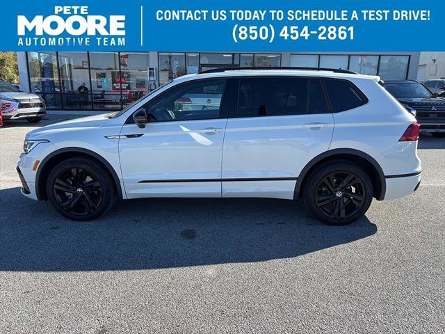Certified 2024 Volkswagen Tiguan SE R-Line image 1