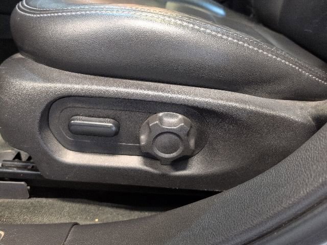 Used 2014 Ford Taurus SEL w/ Equipment Group 201A FWD image 13