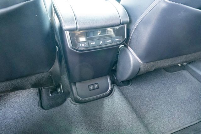 Used 2021 Toyota Highlander XSE FWD image 35