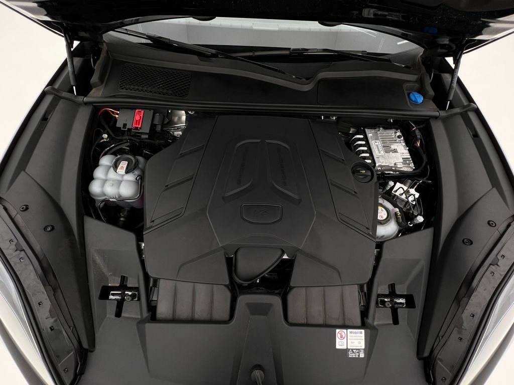 Used 2024 Porsche Cayenne S image 25