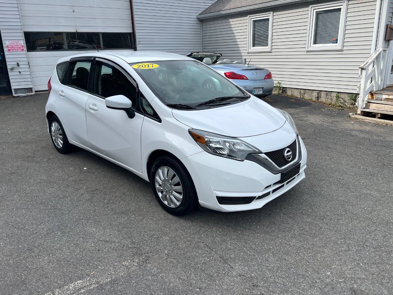 Used 2017 Nissan Versa Note S Plus FWD image 2