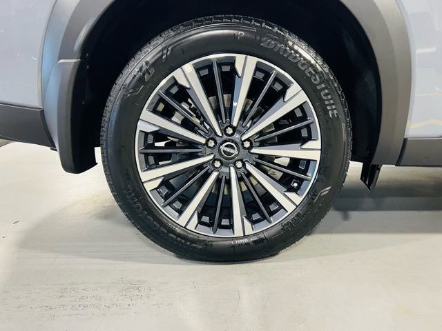 New 2026 Nissan Pathfinder Platinum image 14