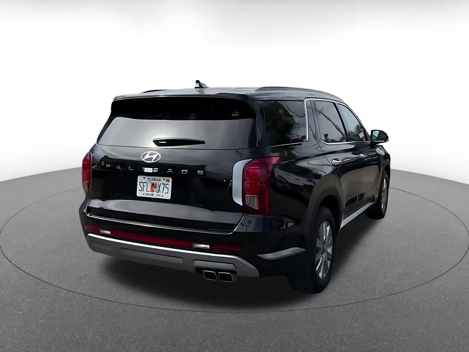 Used 2025 Hyundai Palisade SEL FWD image 14