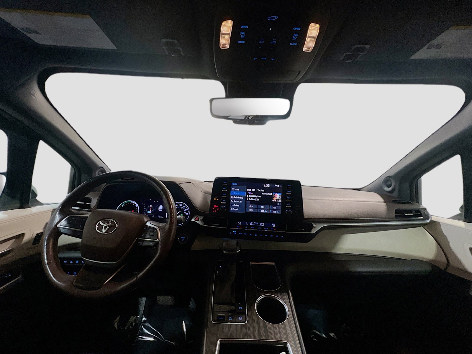 Used 2021 Toyota Sienna Platinum AWD/4WD image 18