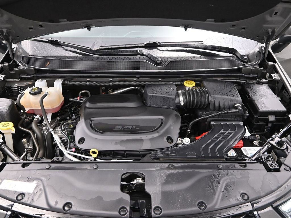 Used 2023 Chrysler Pacifica Touring-L image 21