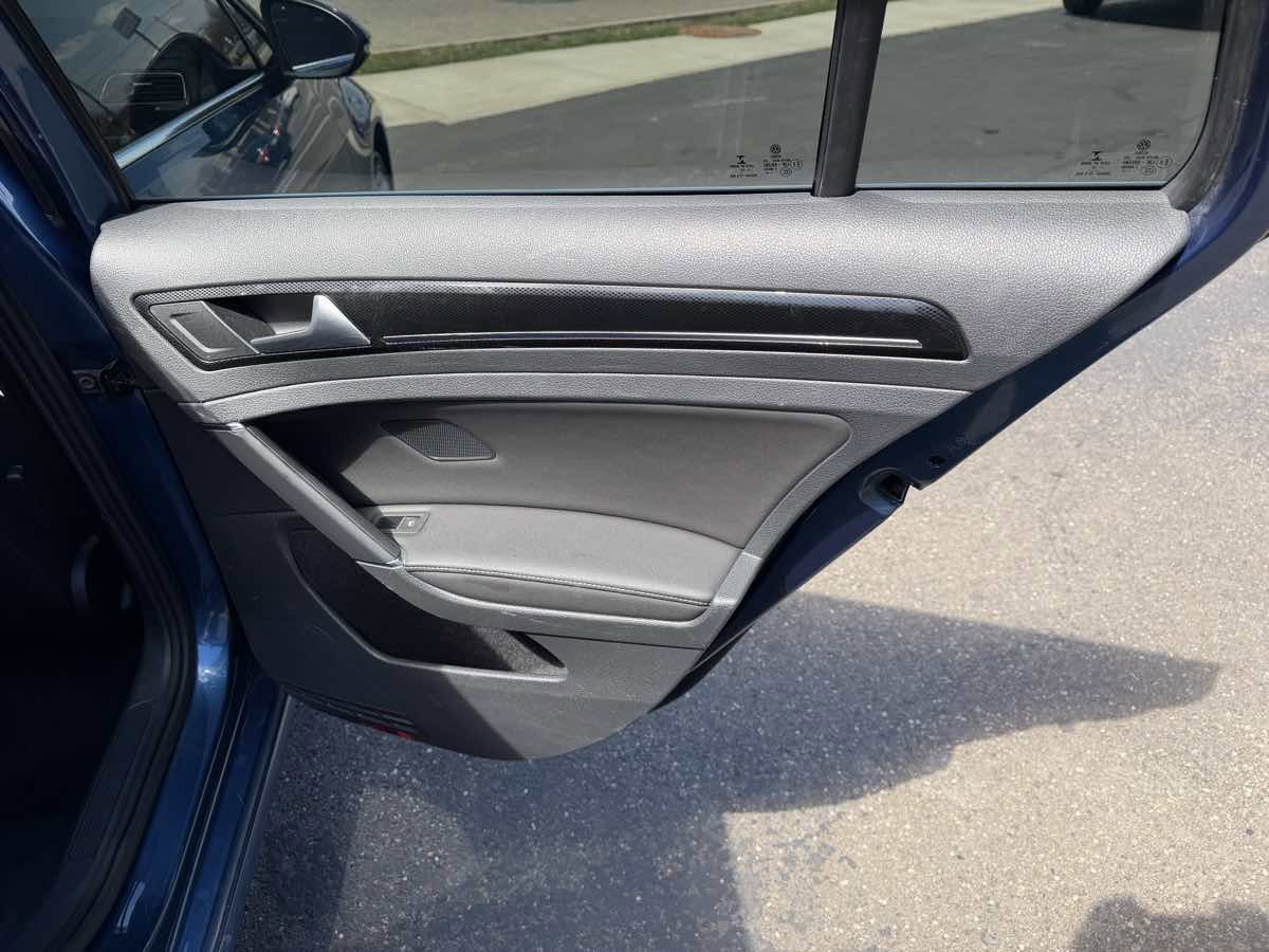 Used 2015 Volkswagen Golf SEL image 17