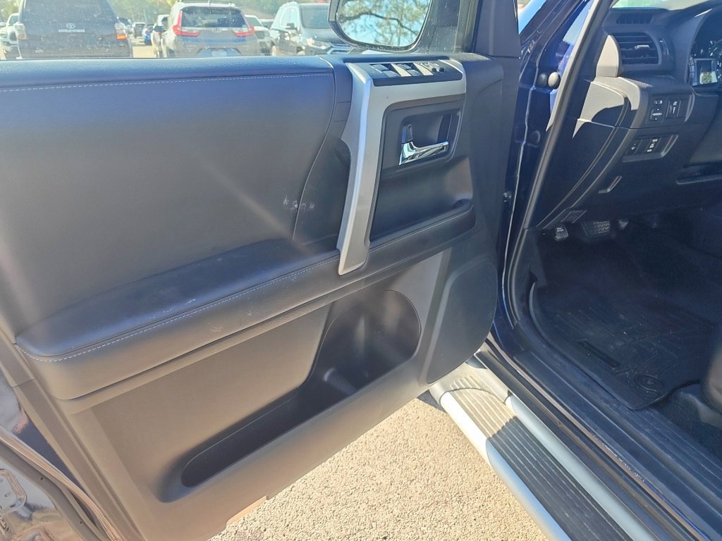 Used 2019 Toyota 4Runner SR5 AWD/4WD image 7